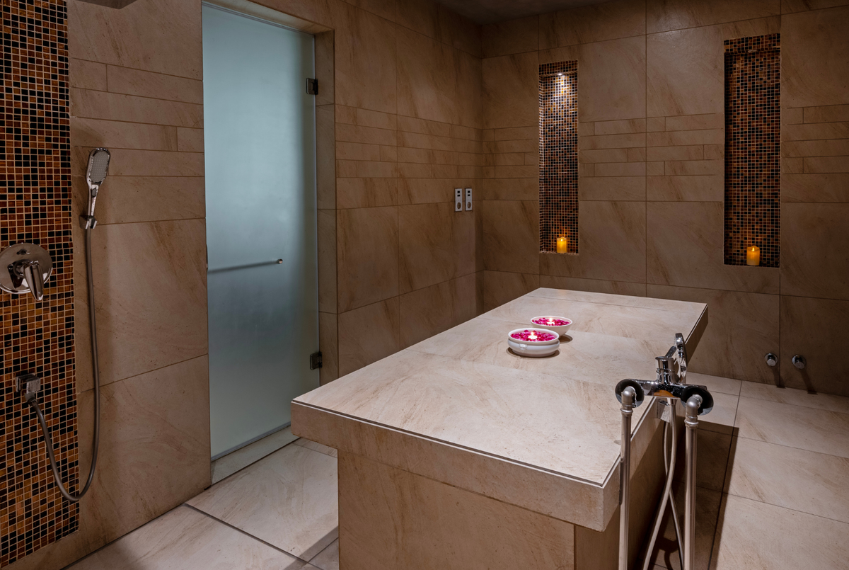 Spa relaxation space at City Park Green Resort, New Delhi